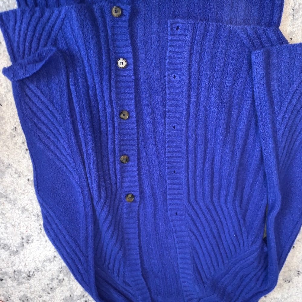 XS button up sweater